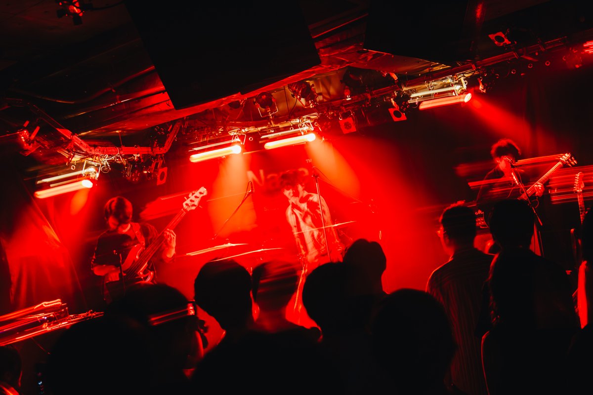 realsoundjp's tweet photo. ＼ #Nape ライブ写真公開 ／

📸写真ギャラリーはこちら
https://t.co/A0BmPVsV7T

🎤初のワンマンで提示したバンドの真価
https://t.co/W48zrXKw0K https://t.co/P2jV8xvjRl