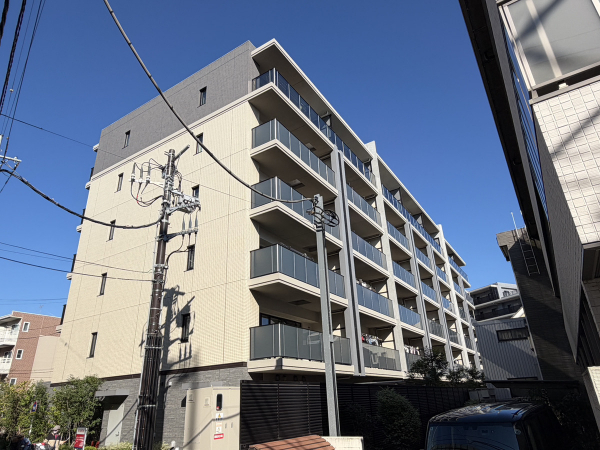 RERAgency's tweet photo. 洋室のみの部屋構成です。耐震性に優れると言われるＲＣ構造のマンション。日照時間の短い冬でも朝から日差しが入りやすい南東向きの物件です。不在時の通…
#RERAgency株式会社 #八潮市 #大瀬 #中古マンション #不動産
https://t.co/oFC6184F69 https://t.co/LmN5U9Ns2E