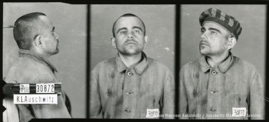 AuschwitzMuseum's tweet photo. 25 September 1910 | A Pole, Aleksander Michałowski, was born in Antoniów. A shoemaker.

In #Auschwitz from 17 April 1942.
No. 30872
He perished in the camp on 7 June 1942.
---

A podcast about registration photos: https://t.co/MZmGP2r447 https://t.co/k3ocf0jQXk