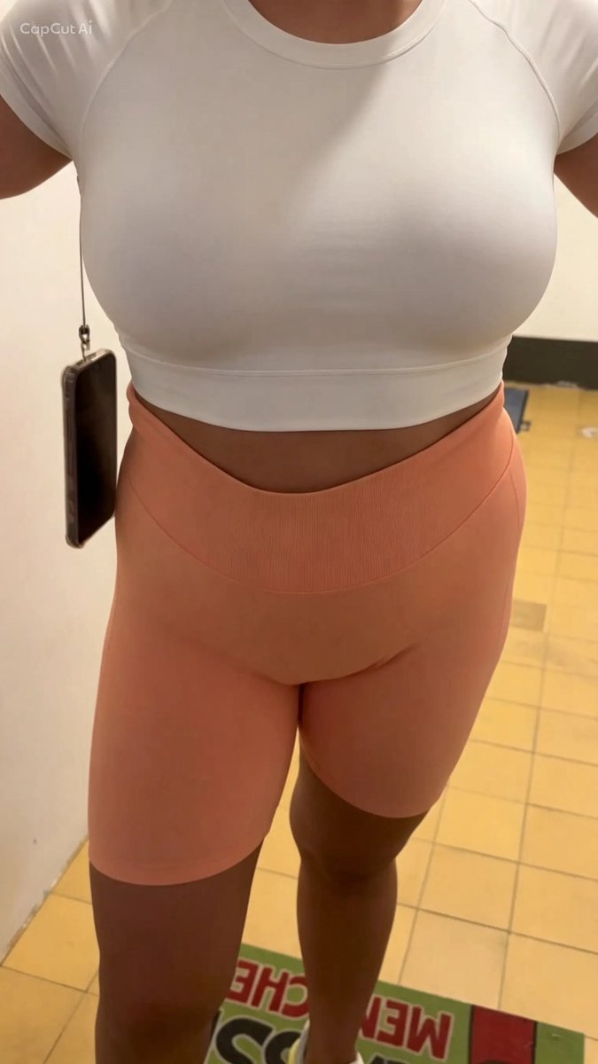 sexygabi28's tweet photo. Hey meine geilen Follower. Wer von euch hat Lust auf ein geiles getragenes Set von mir. Könnt es ja dann eurer Freundin schenken 🤪😘🥰
#geil #unterwäscheset #milf #dessous #bitch #stringtanga #pushup #brüste #hotgirl #germangirl https://t.co/KYUBBbQpUG