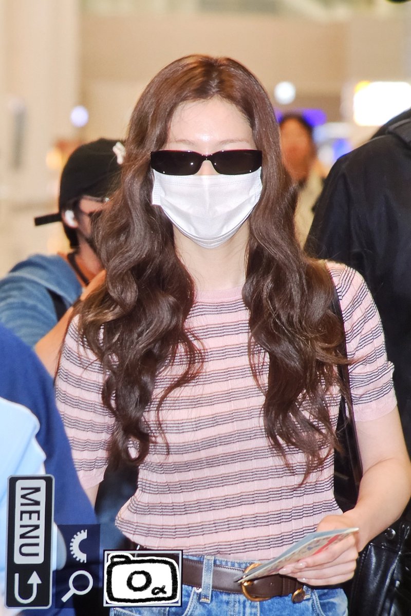 fishcmr's tweet photo. 260925 인천공항 ICN

 푹 쉬어!!💜💜

#TWICE #SANA 
#트와이스 #사나 #サナ https://t.co/Z2AbRX49KE