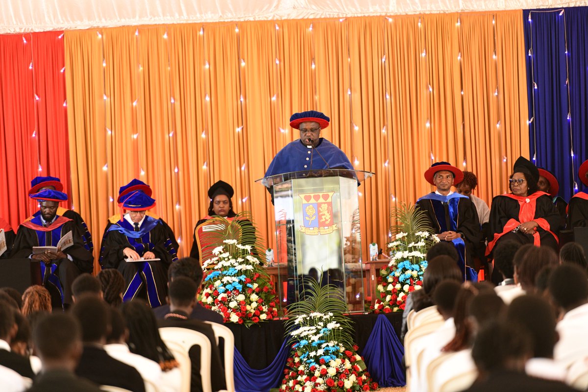 StrathU tweet picture