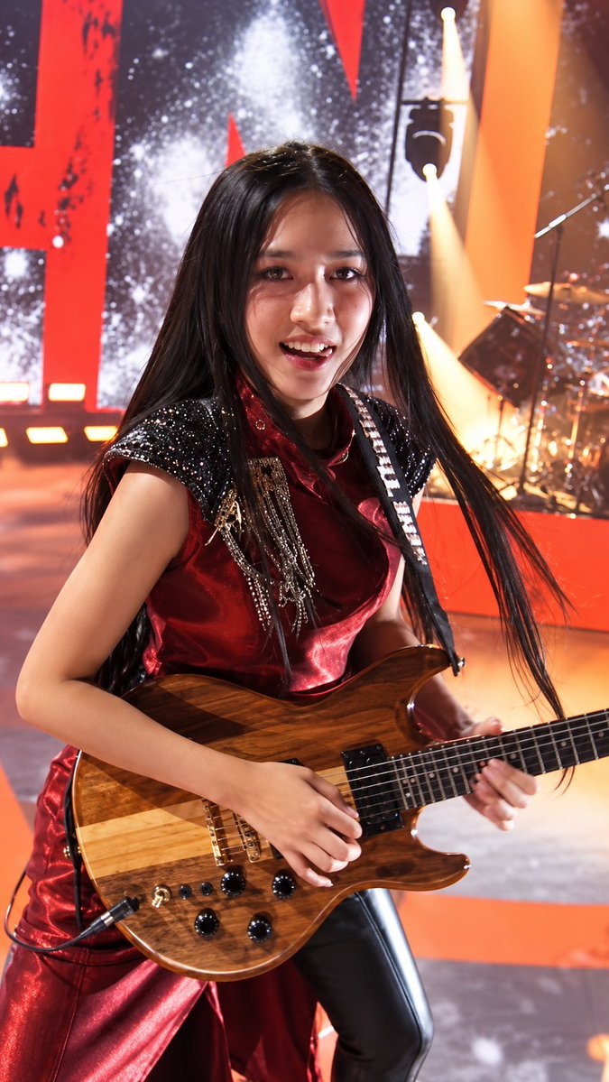 NENEROYALFC's tweet photo. ชอบภาพนี้ของน้องเนเน่ที่สุดแล้ว ให้เลยภาพแห่งปี 🎸🤘🏻🔥

I love this photo of Nene the most—it’s definitely my Photo of the Year. 🎸🤘🏻🔥

#nene #neneroyal #เนเน่ #เนเน่รอยัล #agt https://t.co/4Km3jKfb04