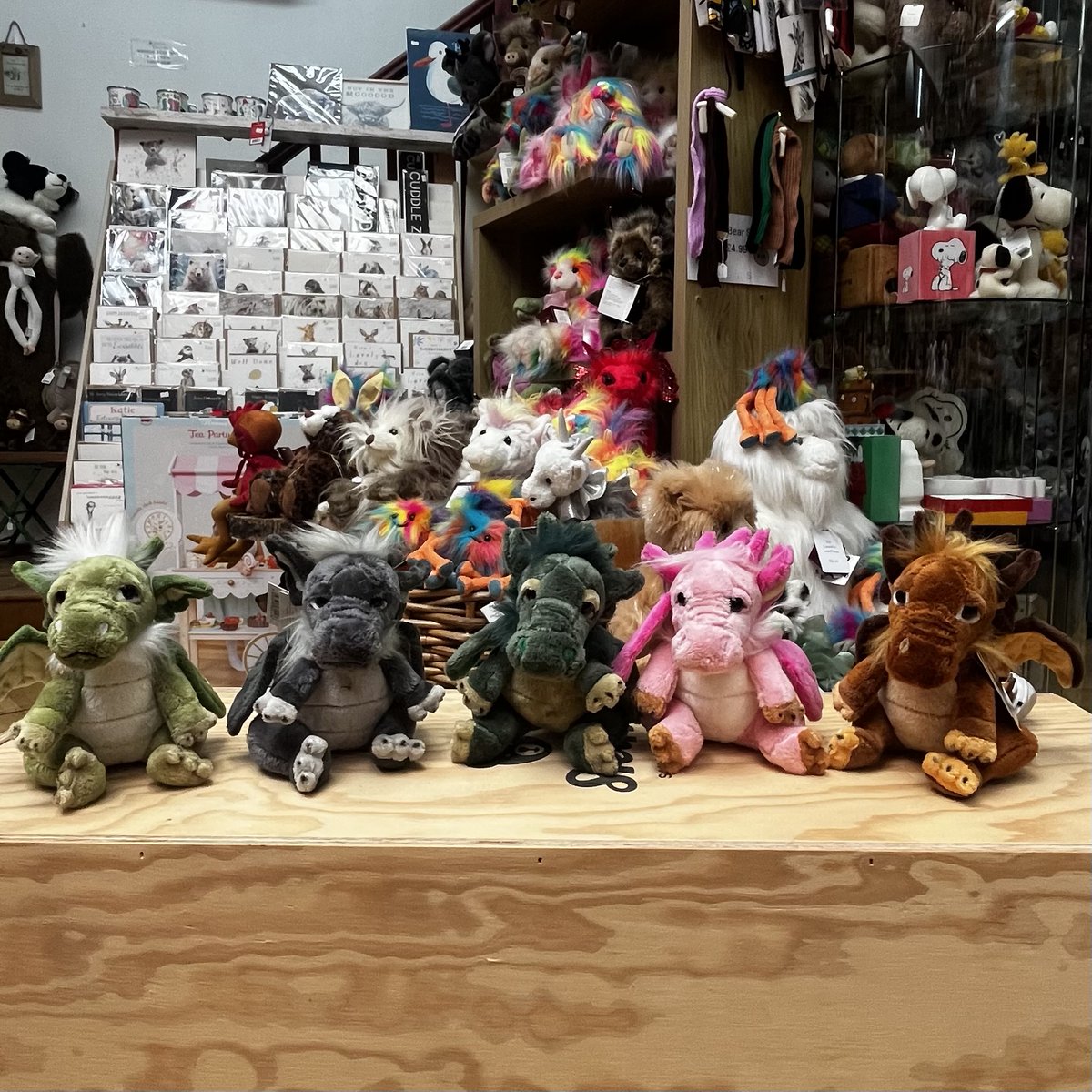 worldofbears's tweet photo. 🐉💚 Meet the adorable Charlie Bears Dragon Cuddle Cubs, featuring new Grumbleweed! Just £12.99 each!
Get yours now at World of Bears or visit us in Taunton’s Independent Quarter!
https://t.co/b3P0wTlOuk
#CharlieBears #CuddleCubs #ShopLocal https://t.co/HwWFa7nHjU