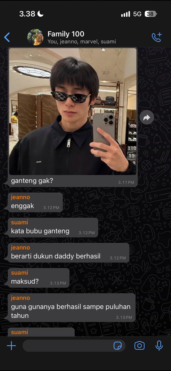 CARR0TCAKE__'s tweet photo. family 100 one tweet au ep. jeanno behave pas di tinggal bubu daddy https://t.co/QfpteWh65y