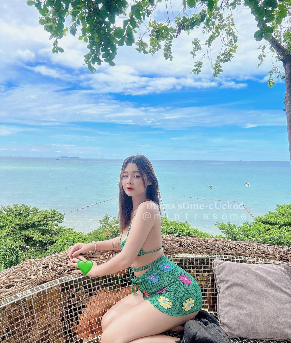 mintrasome's tweet photo. Ch.ổng l.ên cho a do.ggy ngắm biển nha https://t.co/SfvBgqovVY