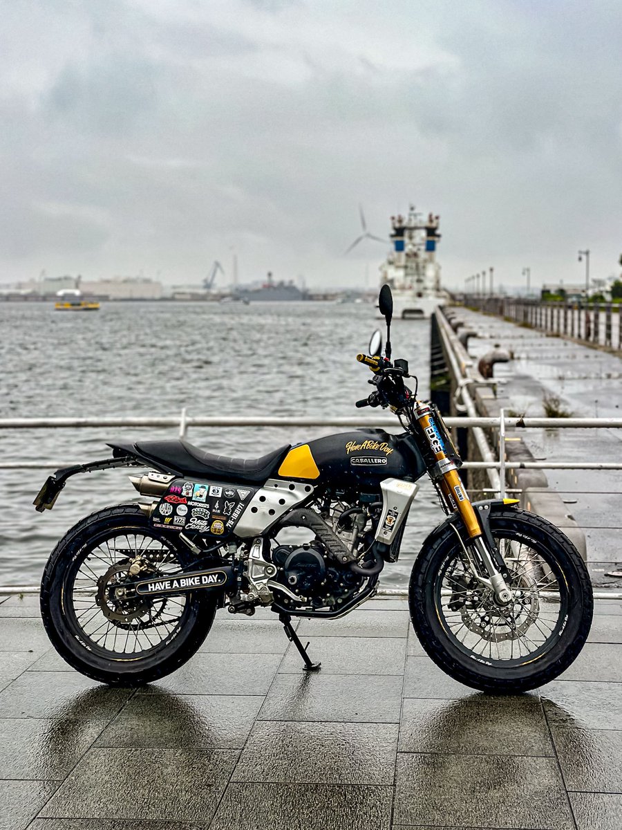 nobtree's tweet photo. キャバレロ フラットトラックはイイゾ！
ウチのは250だけど、125も500もエンジン以外ほぼ共通ですからね〜
唯一無二の前後19インチリアルストリートトラッカー⚡️
#FANTIC #caballero https://t.co/wU9swhpSqO