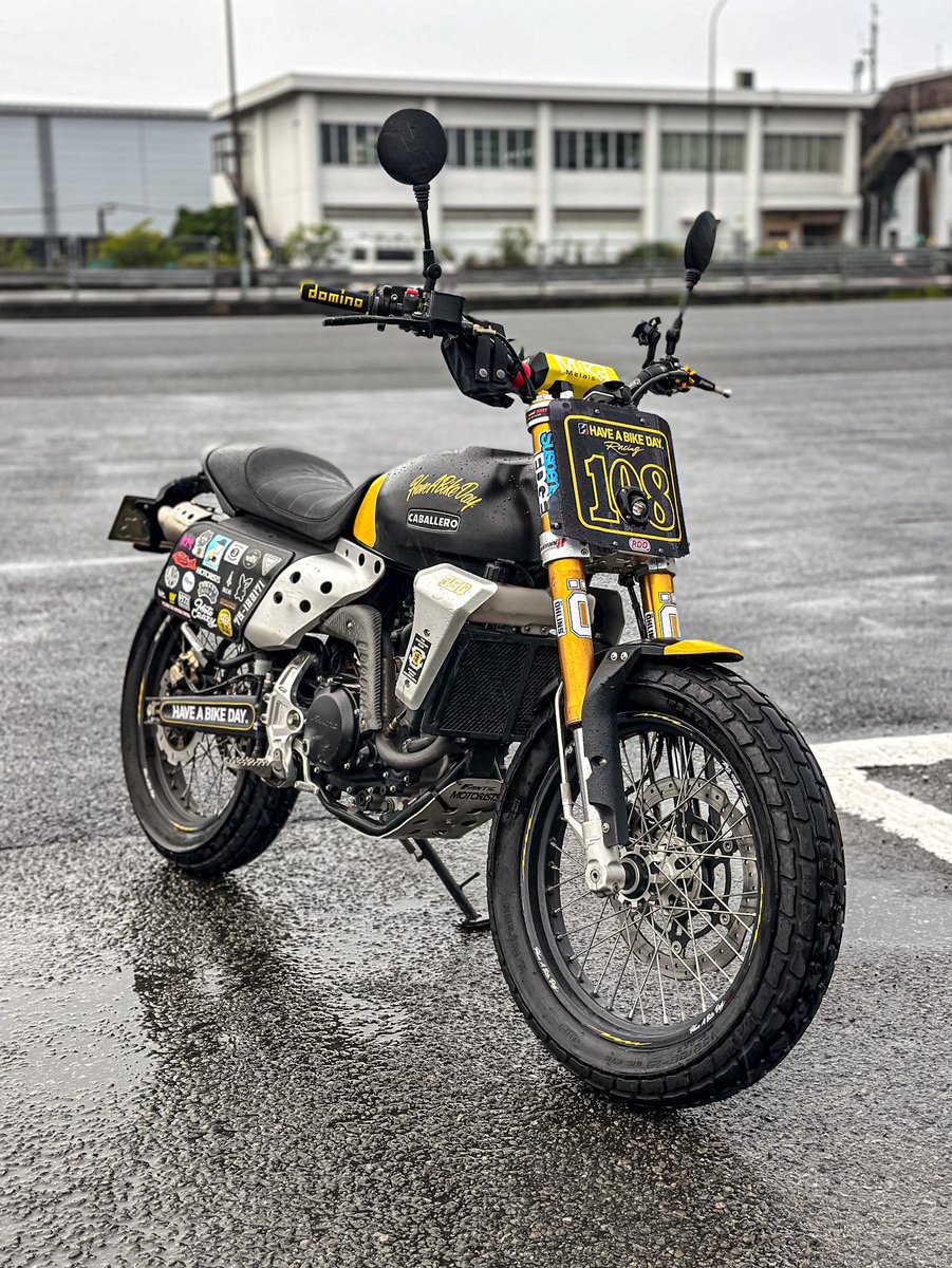 nobtree's tweet photo. キャバレロ フラットトラックはイイゾ！
ウチのは250だけど、125も500もエンジン以外ほぼ共通ですからね〜
唯一無二の前後19インチリアルストリートトラッカー⚡️
#FANTIC #caballero https://t.co/wU9swhpSqO