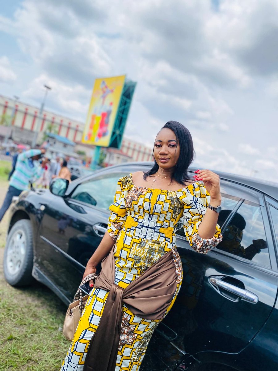 EmiModeCouture's tweet photo. #EmiModeCouture #ModeAfricaine #WaxStyle #PagneAfricain #CoutureSurMesure #EleganceFeminine https://t.co/NML8jfiQ8Q