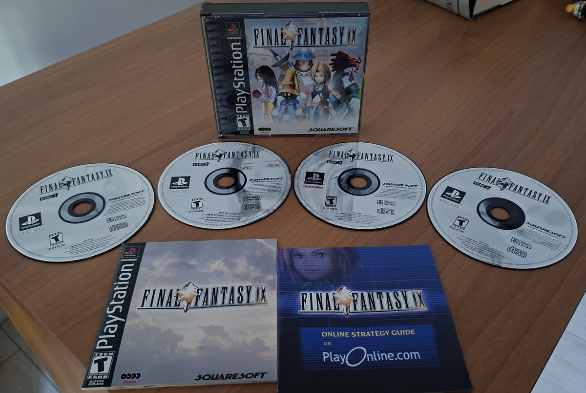 ClaudioCorli's tweet photo. Un altro Final Fantasy dalla mia collezione. Al contrario di molti, non ho particolarmente amato il nono FF. Ne riconosco le grand qualità ma gli preferisco vari altri capitoli (X, VII, XII, per es. ). Ma il bello dei Final Fantasy è proprio questo no? Ognuno ha i suoi preferiti! https://t.co/WLEImbH45r