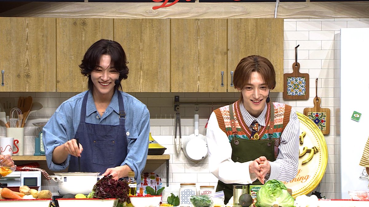 mikittydining's tweet photo. このあと11:00〜放送！
#ミキティダイニング

◆三宅健さん
　苦手な芸能人あるあるとは!?

◆本多大夢さん
　会議中に出てしまう!?
　路己さんだけが知る意外な一面が

◆浜川路己さん
　今年20歳！初めてのお酒で何が!?

◆庄司＆ミキティ
　この夏を振り返る！

放送をお楽しみに！ https://t.co/2b32yIyqPN