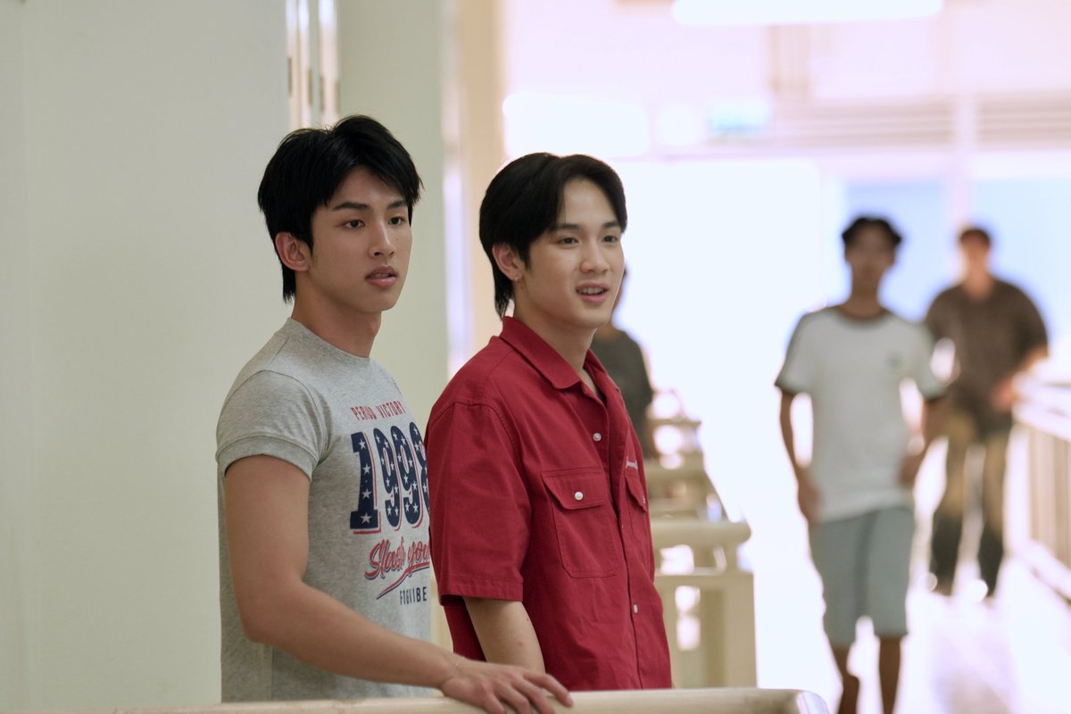 RoommateChaos's tweet photo. ชาวบ้าน 1 กับแฟนชาวบ้าน 1
#RoommateChaosQ5 🚪🛏️

Q5 l Roommate Chaos หอในหัวใจวุ่นรัก
#RoommateChaos
#GMMTV
@swensurf @javabh28 https://t.co/3E86vbQLnS
