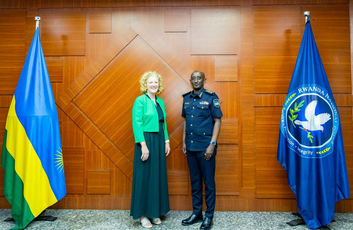 IrlEmbUganda's tweet photo. Great week in Rwanda strengthening the friendship between our two countries &amp; introducing our new Honorary Consul, Hugh Delaney 🇷🇼🇮🇪
An important step in deepening the connections between our communities, businesses and people🤝 https://t.co/0zJuPKIIu0