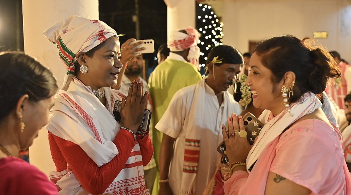 NishaGumla's tweet photo. फैसला कर लो - क्रॉस चाहिए या सरना स्थल, दोनों हाथ में लड्डू नहीं मिलेगा।
जय धर्मेश! हर हर महादेव!🌿🏳🚩🇦🇹🙏🌿
#delisting #converted #muslim #christian #diku #save #adivasi #sarna #tribal #nature #lovers #remove #article342 #jharkhand #india https://t.co/ZAsM6Tit1x