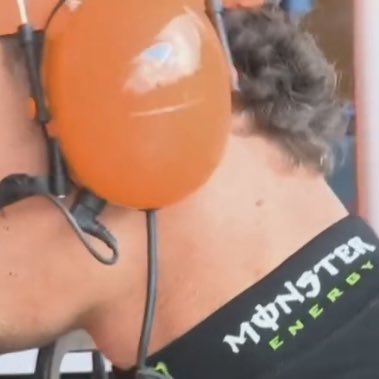 lando_mp3's tweet photo. stop it right now HIS CURLS https://t.co/LPThWEEpsU