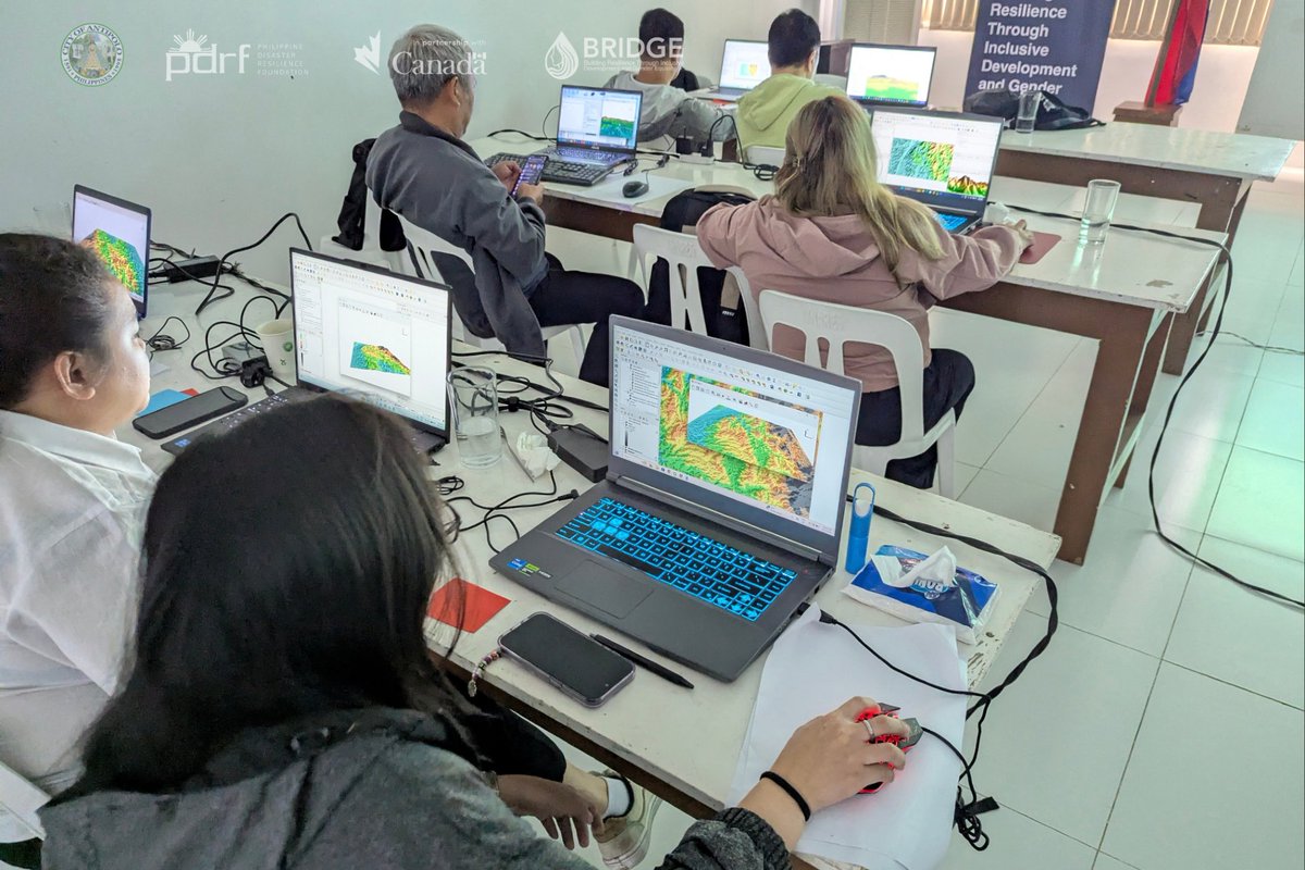 ThePDRF's tweet photo. LOOK: PDRF, NAMRIA equip Antipolo LGUs with advanced geospatial technical capacity to drive data-informed disaster and climate resilience planning as part of the BRIDGE Project implementation

BRIDGE Project is funded by the @CanadaDev @CanEmbPH https://t.co/8mBl8wfaHB