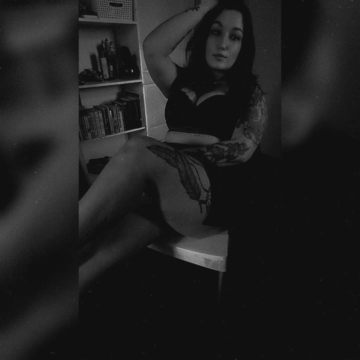 Jessara_13's tweet photo. A little less explaining, a little more living.🖤🌶️ https://t.co/iGtHV8CdMC