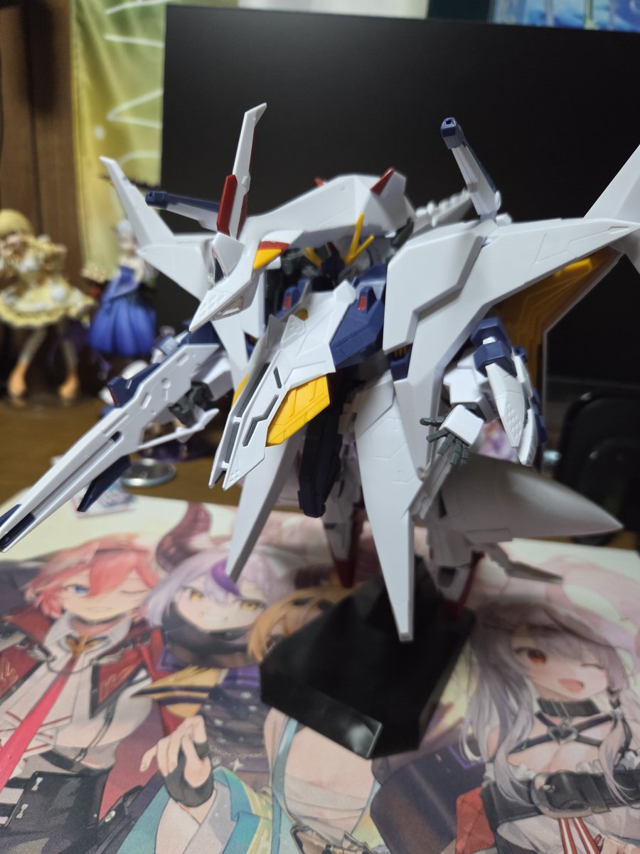 sekai_mirai's tweet photo. 一応ペーネロペーのガンプラがありますが、こんな感じで大きいです
＃アニメっす https://t.co/lcA6hSjvD5
