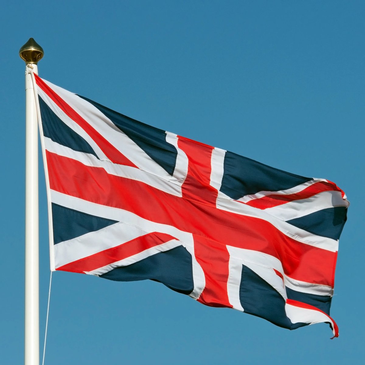 FinanceBureau_'s tweet photo. 🚨JUST IN: UK food exports just had their worst start to a year since 2021.

Export volumes fell 12% in the first half of 2026. as US tariffs cut sales to America by 17%. 

Salmon exports dropped by almost a third. Exports to the Middle East fell nearly 25% due to the Iran war.

At the same time, food imports are close to record highs. 

The UK's food trade deficit has reached £21.1B, its largest in over 25 years.