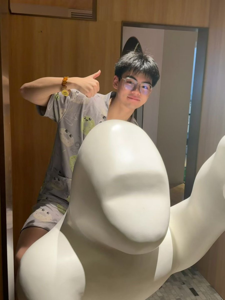 sananyii's tweet photo. 去年的幸福泡澡 day😊 https://t.co/RecKM0QEl0