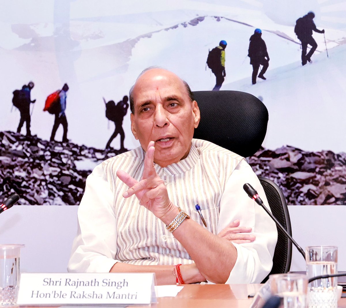SpokespersonMoD's tweet photo. Raksha Mantri Shri @rajnathsingh flagged-in the historic @DirangNimas expedition that summited 20 unclimbed peaks above 6,000 m in Ladakh in just 23 days, the first-ever recorded summits of 20 such peaks in the Ladakh Range. Led by Col Ranveer Singh Jamwal, the 20-member team showcased India’s mountaineering excellence, endurance and spirit of adventure & exploration.