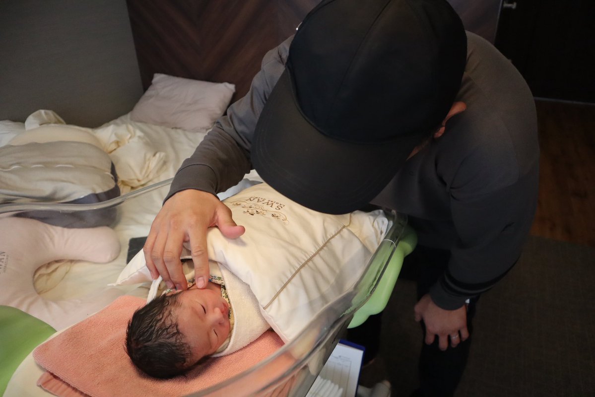 starflower2525's tweet photo. 2026.9.25
元気な女の子を出産しました👶🏻

長いようであっという間だった妊娠生活を終えて、今日から3人家族です。

無事に生まれてきてくれたこと、たくさんの方に支えていただいたことに感謝の気持ちでいっぱいです。

これからも頑張ります！

目指せ最強ママ👑💫 https://t.co/c4erluMHYt