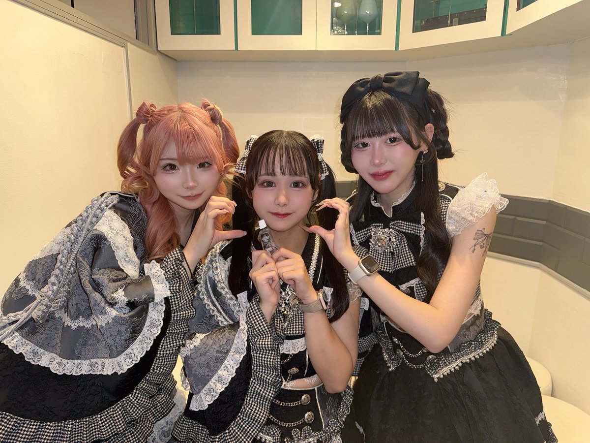 strix_concafe_'s tweet photo. 🎀本日のキャスト🎀

きらり@neko_kirarichan 
かれん@mo2ni53_ 
ゆら@yura_strix 

🤍遠隔リンク🤍
https://t.co/69uI3XXNc8 https://t.co/OBRwY5gEHW