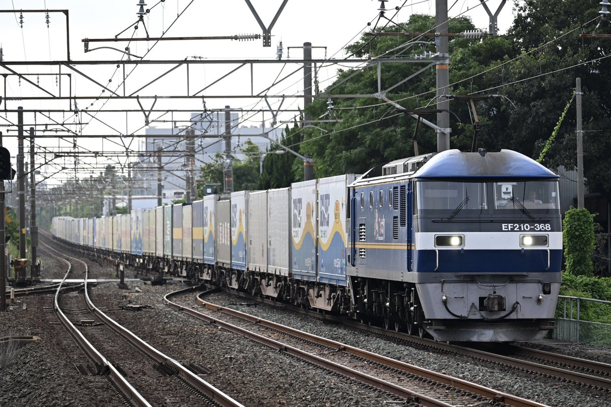 mina01045's tweet photo. 2026.9.25.
1050レ
EF210-368+コキ26B (大型フルコン)
二川駅

本日は大型コンテナのみのフルコン。
圧巻の積載です︎︎👍🏻 https://t.co/xOtrB96TYg