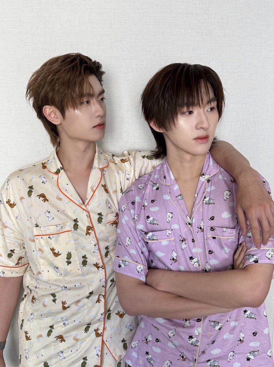 mdinosaurblue's tweet photo. ชุดนอนปกติของฮี              ชุดนอนที่ใส่คู่กันกับแฟน https://t.co/xCCI3IgBWF
