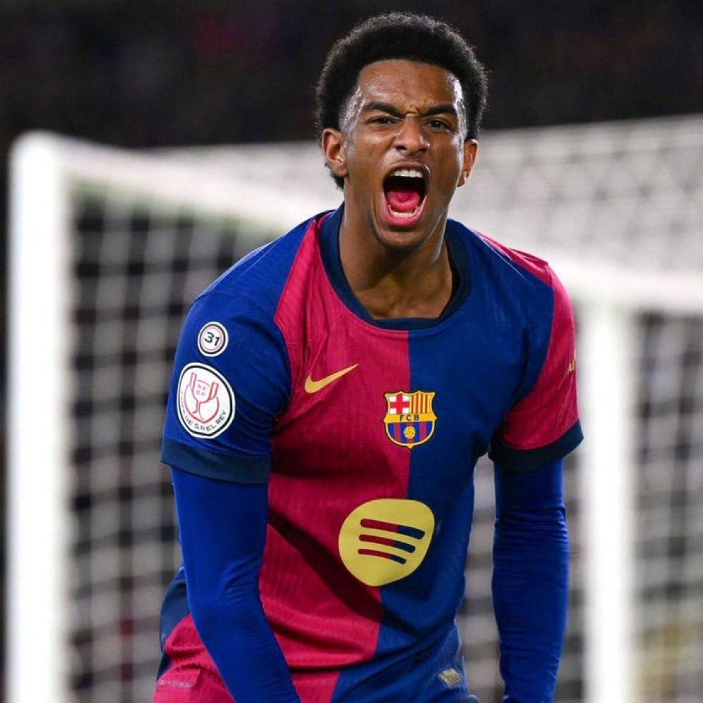 TheMatchdayHQ's tweet photo. 🚨🇪🇸 | 𝐉𝐔𝐒𝐓 𝐈𝐍: Barcelona defender Alejandro Balde has been OFFERED to Chelsea ahead of the January window. 😳

[@caughtoffside] https://t.co/HfMmV6ohLJ