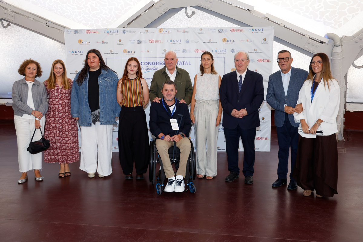 AyuntamientoVLL's tweet photo. ➡️ El alcalde, @JesusJCarnero, junto a la concejala, @carolinadbp, ha participado en la apertura del II Congreso de Juventud con Discapacidad celebrado en la Cúpula del Milenio. 

@Cermi_Estatal @cermi_cyl @Fundacion_ONCE https://t.co/exmsmEGBdU