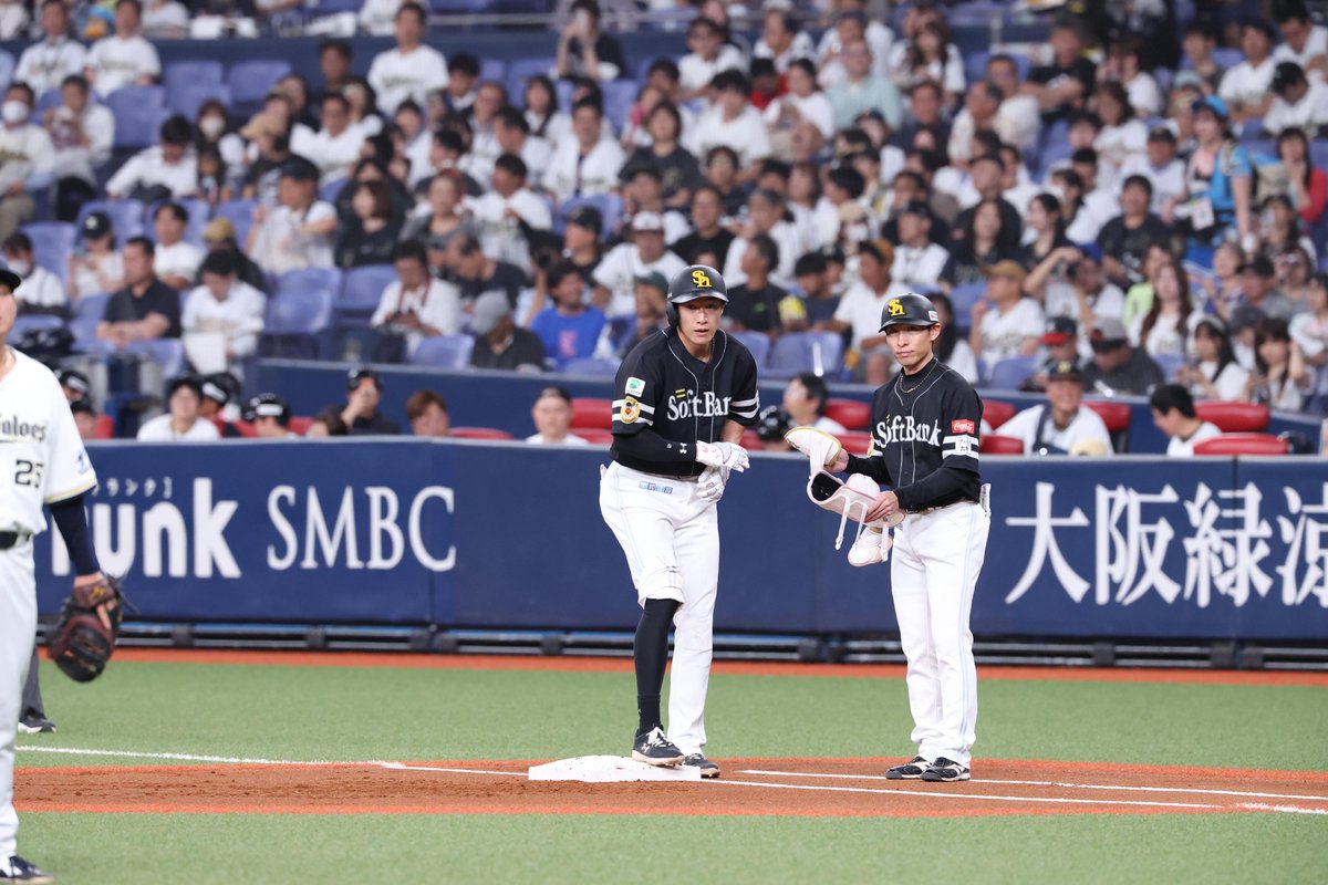 takafullc2's tweet photo. 【1軍】
柳田悠岐選手が先制タイムリー!
6打席連続ヒットです!
#snhawks #鷹フル https://t.co/wK70vw1t1h