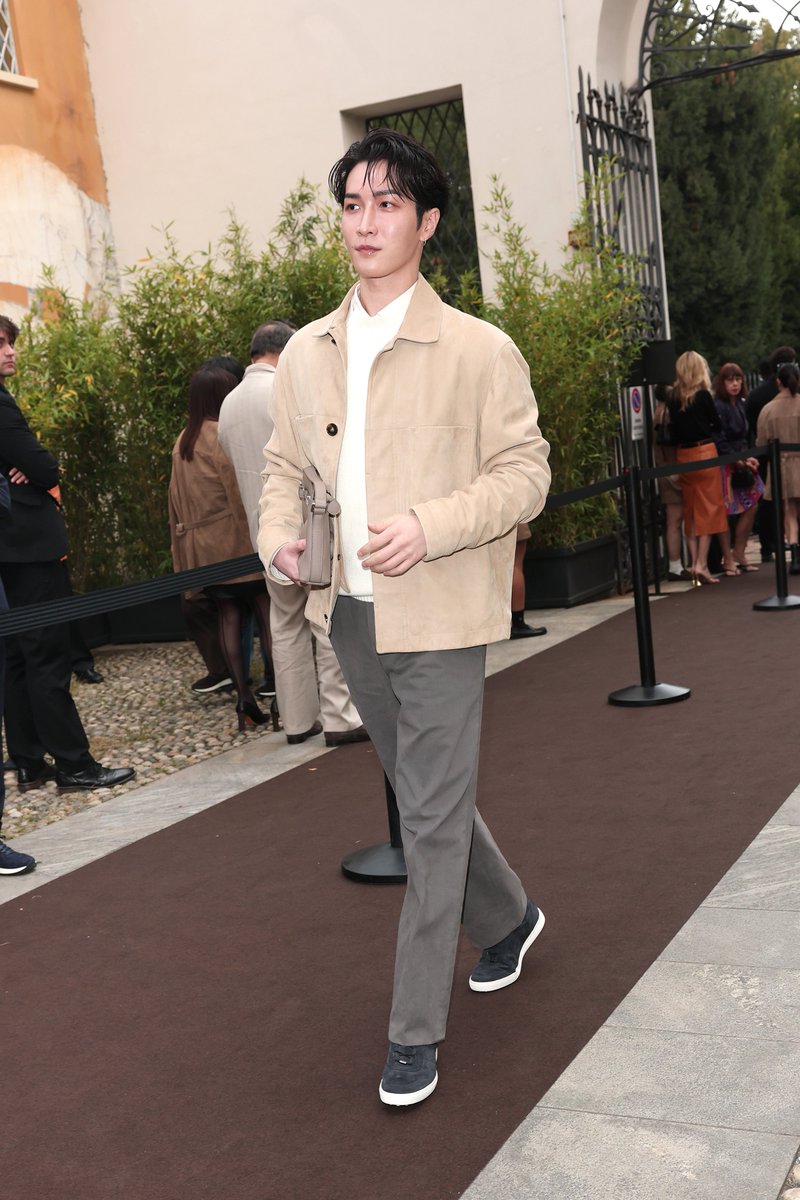 lessencestudios's tweet photo. Tod’s brand ambassador Shota Watanabe arrives at the Tod’s Spring/Summer 2027 show at Milan Fashion Week.

#TodsSS27 #ShotaWatanabe https://t.co/JayBBkmVSK