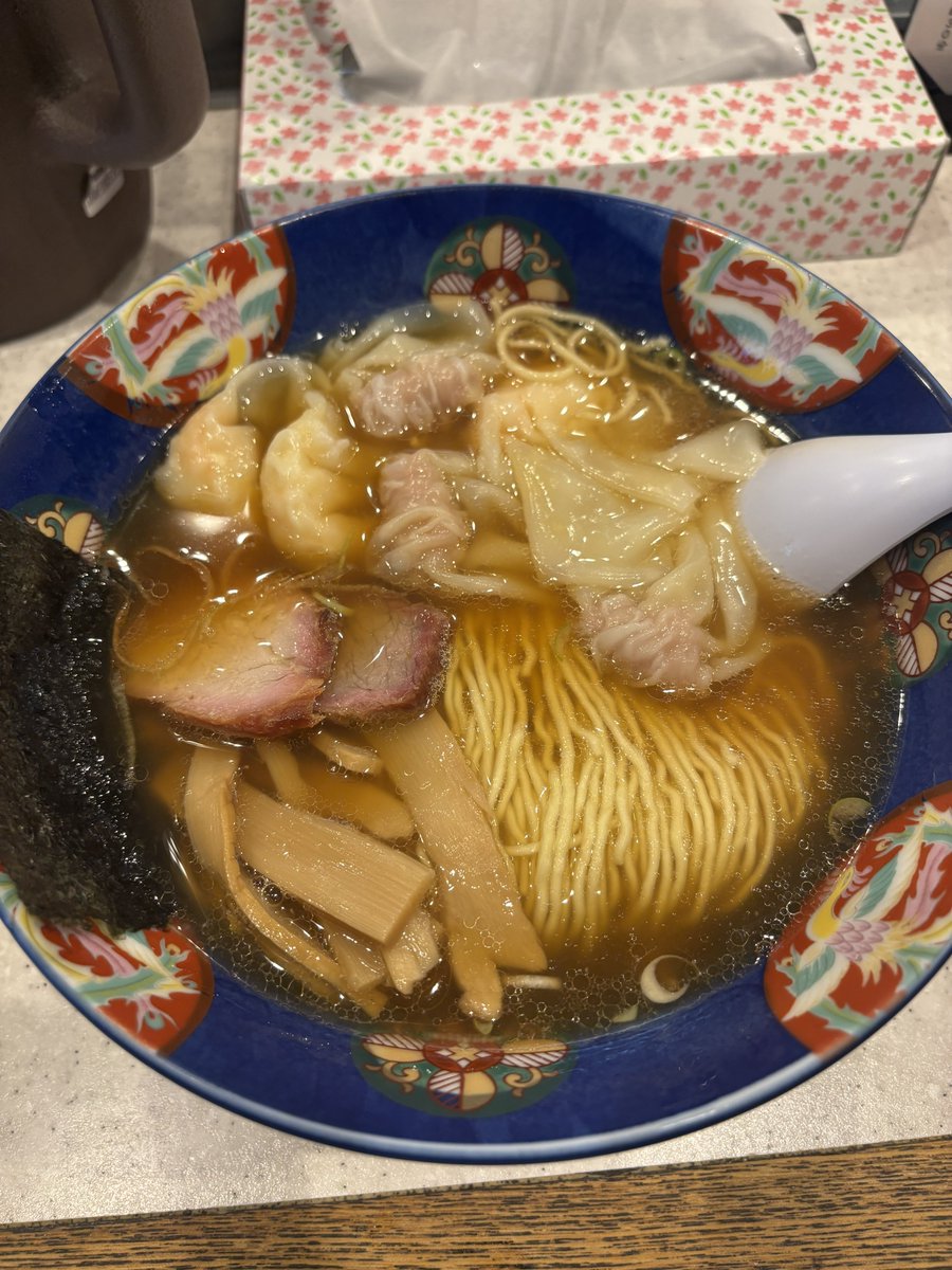 menmashi_boy's tweet photo. 別格ワンタンメン出す百名店なのにノーゲスで神。 https://t.co/j6x6DhwXHM
