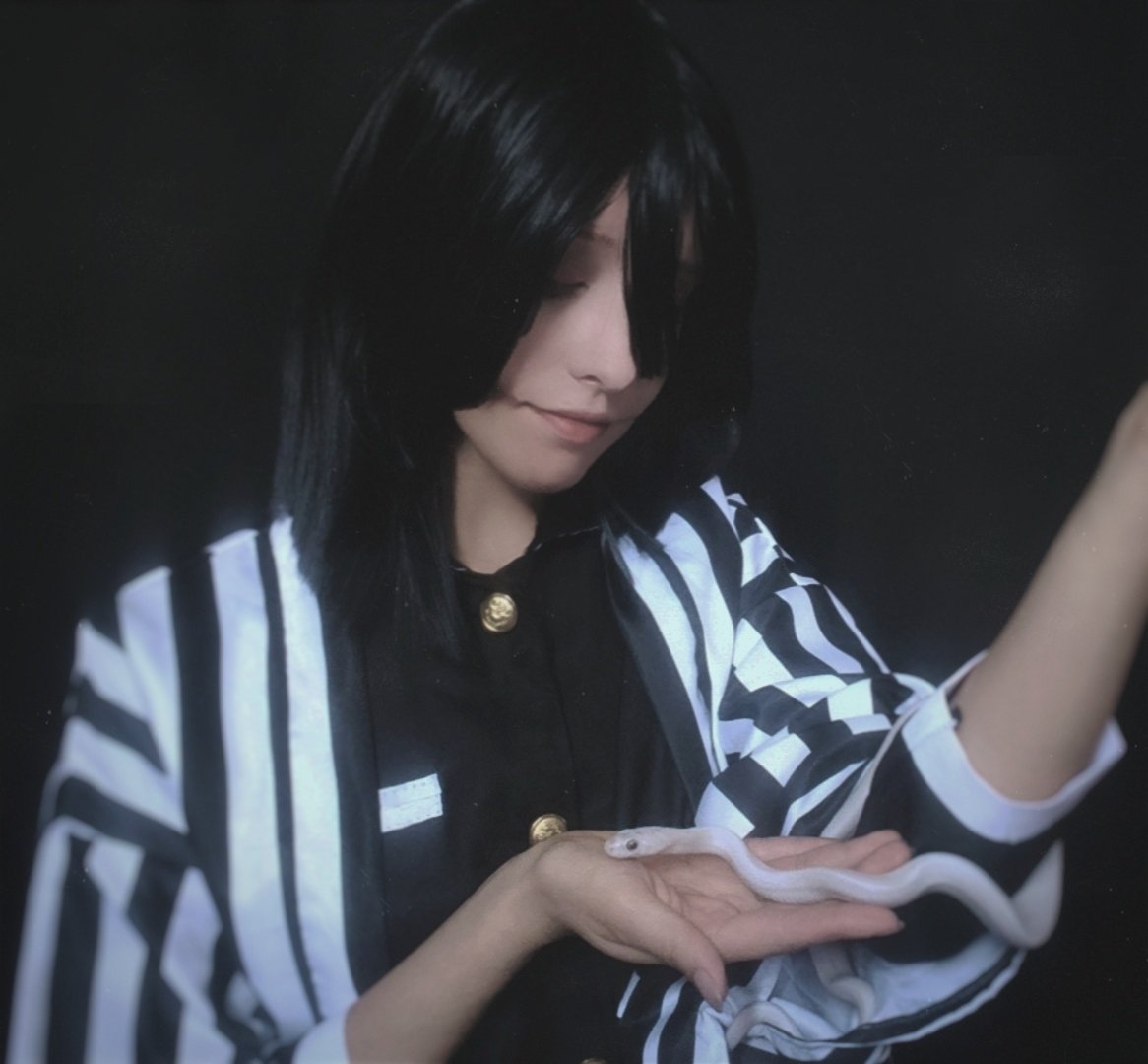 Kaya_Zimte's tweet photo. Obanai Iguro cosplay

#Obanai #demonslayer #kny #cosplay https://t.co/gXsr9MlPVC
