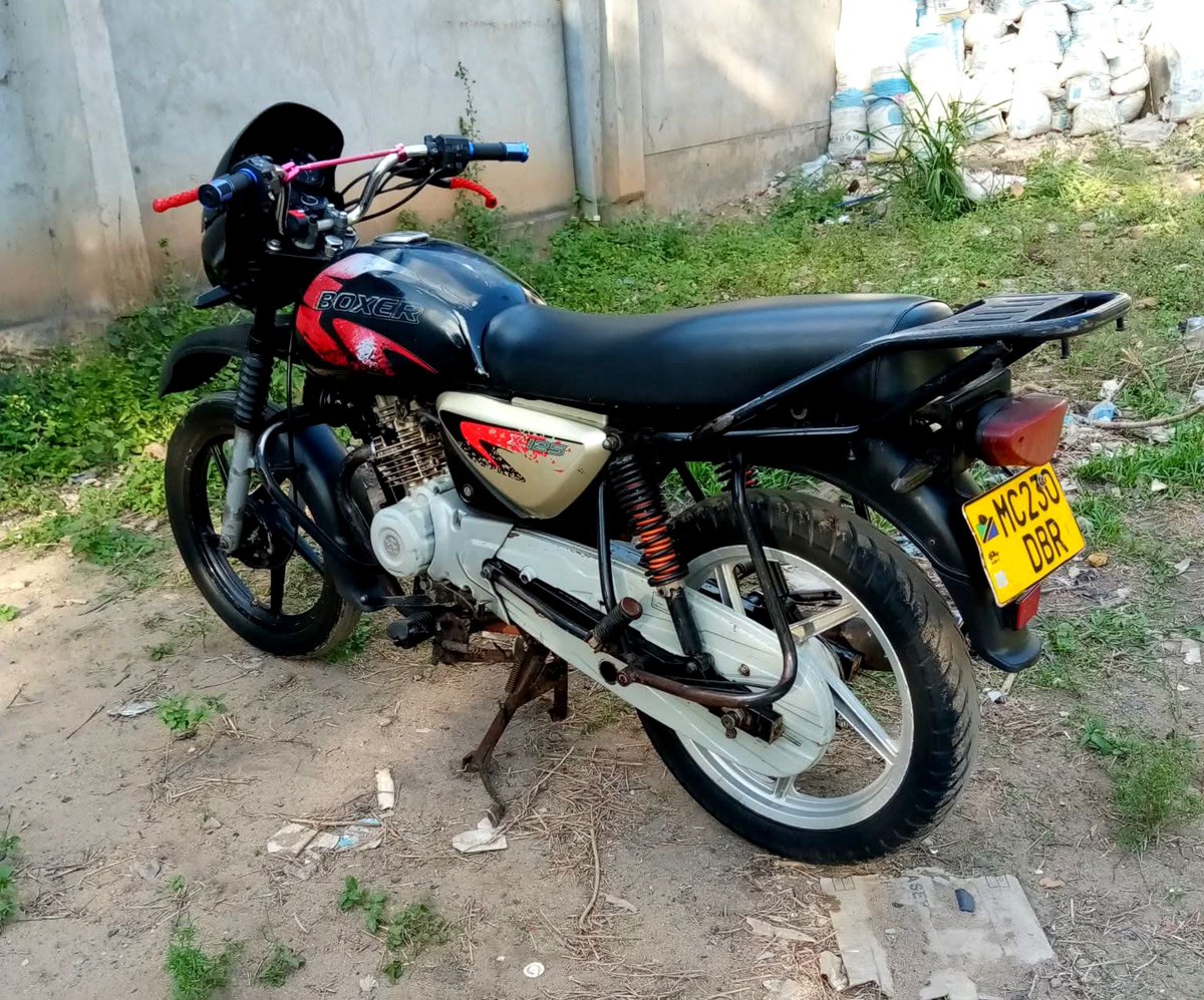 Eng_Matarra's tweet photo. #Tshs 1,050,000/=

BOXER DOMO LA MAMBA 🔥🔥

REG" #DBR 

▪️Cc. 125
▪️Gear -5
▪️Starter inapiga
▪️Engine haijaguswa
▪️Haijafanya bodaboda
▪️Imetunzwa vizuri sana
▪️Inakuja Full Documents ✅️

IPO DAR (Mikoani Tunatuma kwa uaminifu)

CALL/WHATSAPP-0719542184/0793022184 https://t.co/kB1PNvjj4U
