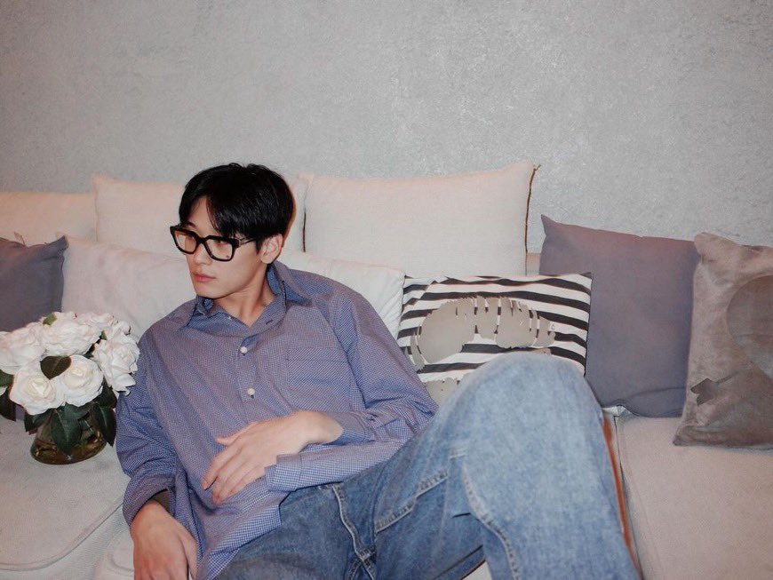 zuyeonxt's tweet photo. Hi, do you wanna this flower? https://t.co/NBdYUIiJ6c