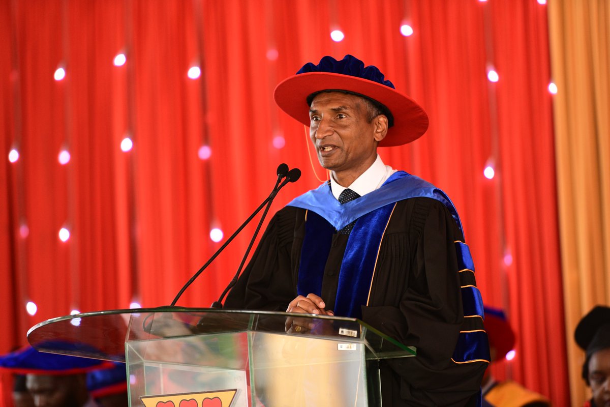 StrathU tweet picture