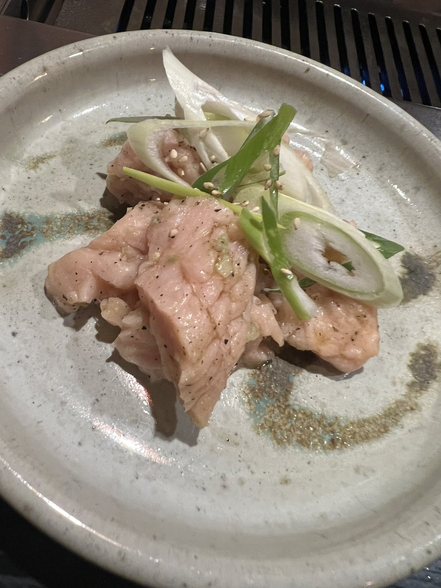 ari7773's tweet photo. 今日の夜ご飯はアリラン園で色々🥩
昔からお勧めし続けてるのに誰も行かない焼肉屋。
シャワーヘッドが壊れてAEONに買いに行くという不幸に見舞われて泣いてた。ホース一体型だったし付けるの面倒で気が重い、人はシャワーヘッド一つで不幸になれる🫩🚿 https://t.co/V8NE1JdztX