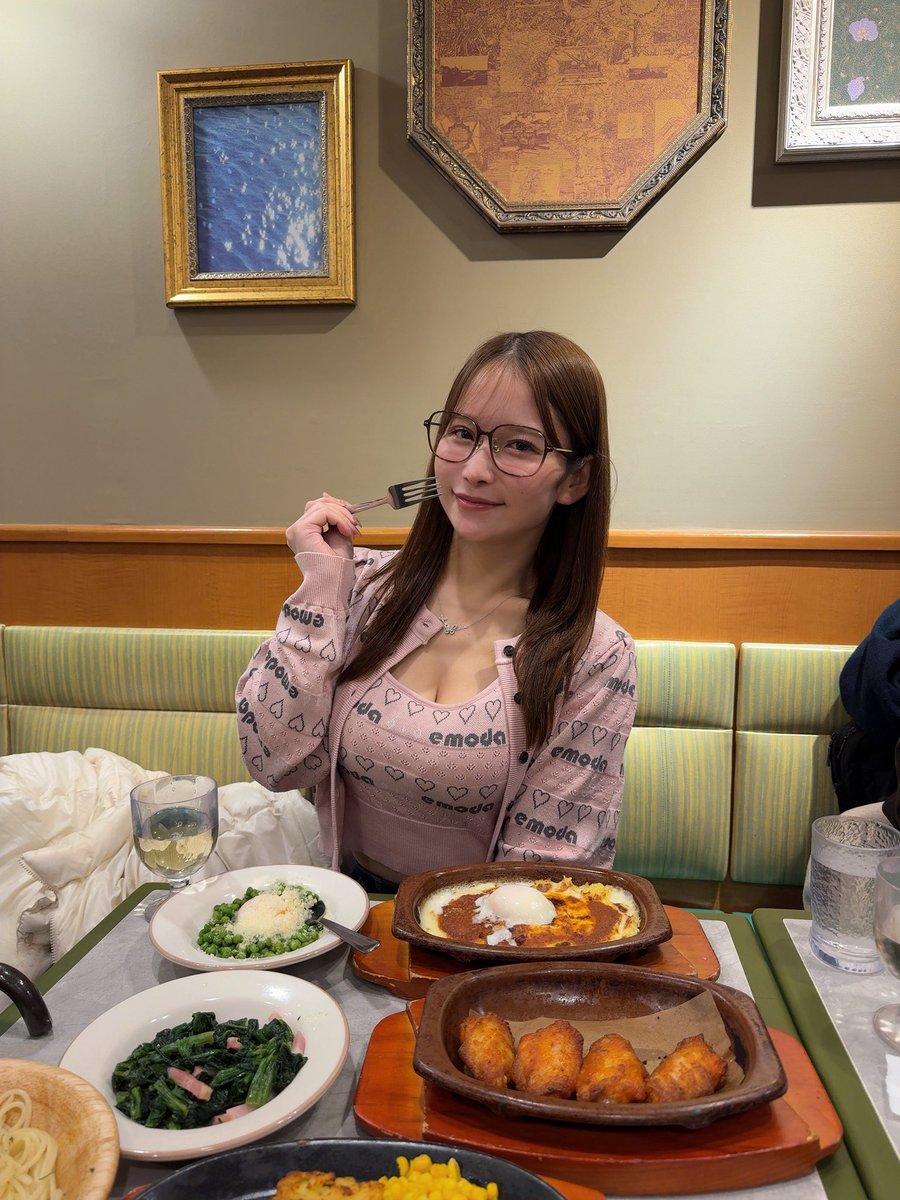 JamesPerry21's tweet photo. #桃園怜奈 https://t.co/8kfywh8nAE