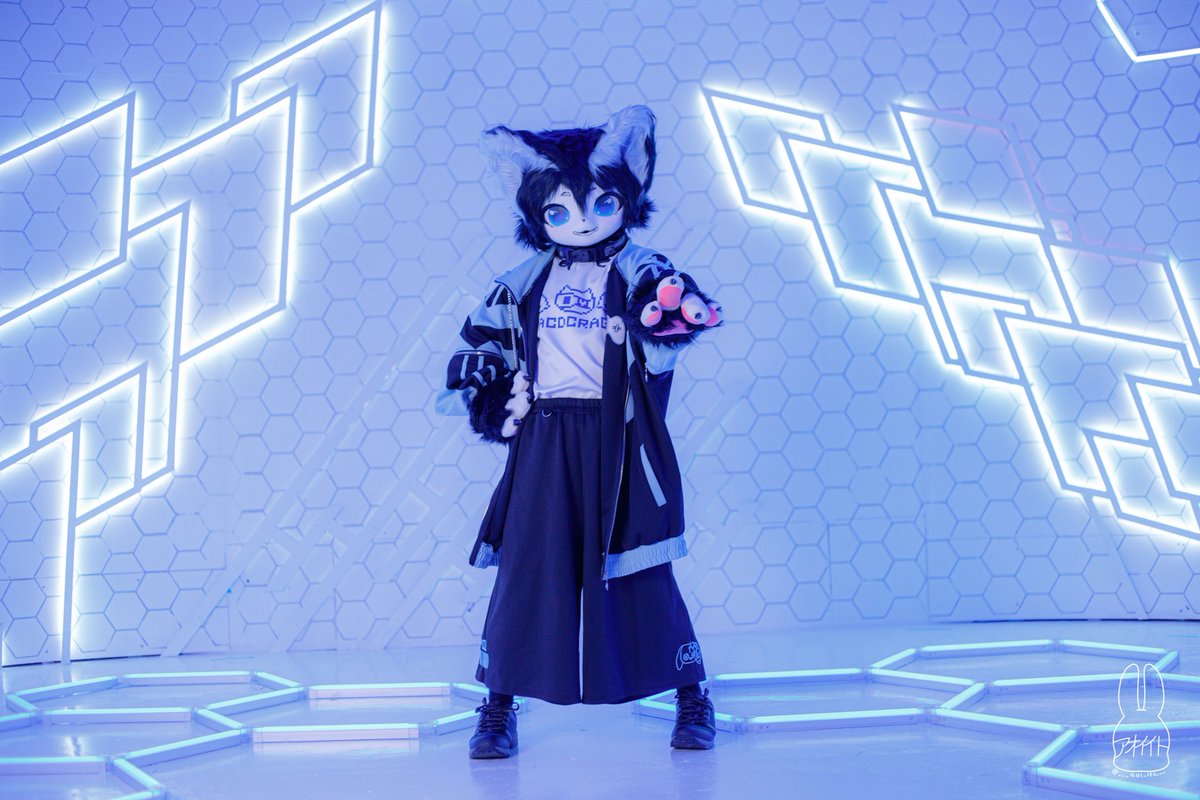 memorio_kemo_11's tweet photo. ぼくといったらこれだよね！

📷️: @ ___aoi_ito___ 
🕍: @S_VirtuaReal https://t.co/7W2Uy8HnK7