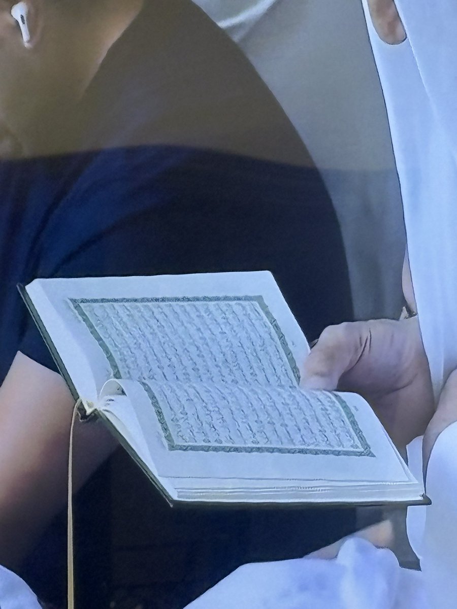 fathiah_ksa's tweet photo. قد نملك الكثير، ومع ذلك نشعر بخواء لا تملؤه الأشياء؛ لأن بعض الفراغ لا يملؤه إلا القرب من الله.
وفي يوم الجمعة فرصة لنعود إلى داخلنا قليلاً.

#صباح_الأشياء_المُشرقة 
#يوم_الجمعة 
#ساعه_استجابة 
#صلوا_عليه_وسلموا_تسليما_ﷺ https://t.co/ryoWaAh6Ns