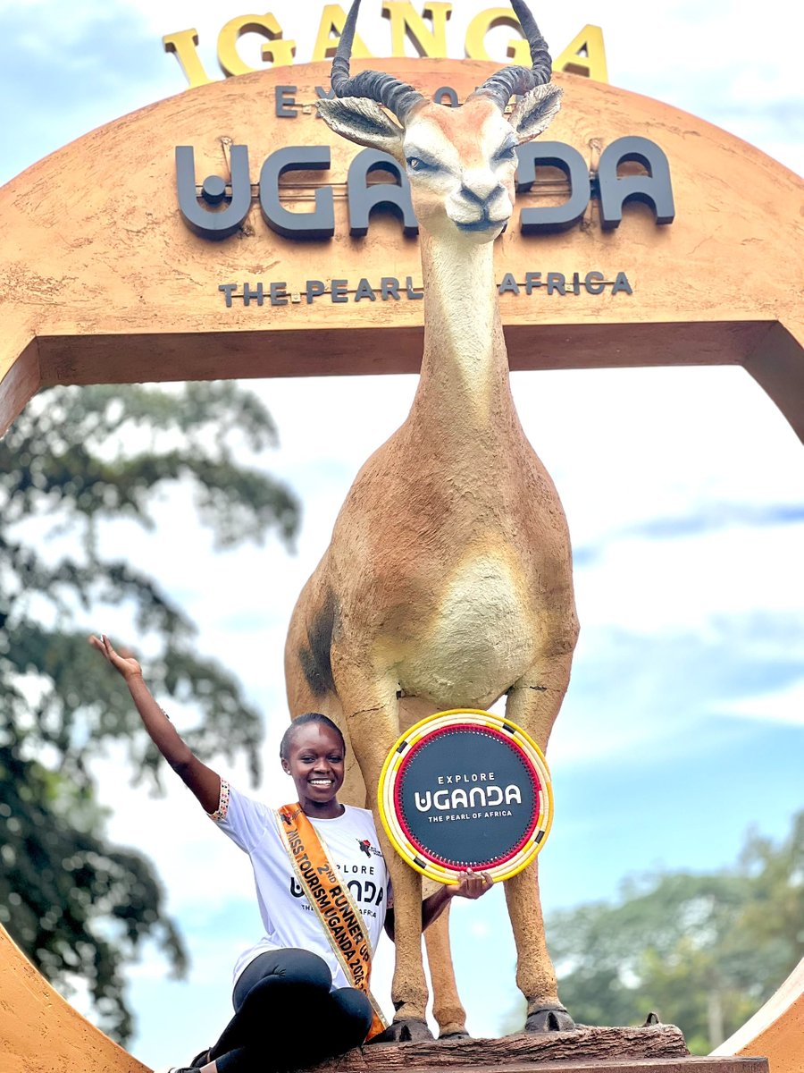 harriet73299's tweet photo. Standing at the Equator in Iganga 🇺🇬🌍—where the Northern and Southern Hemispheres meet! A beautiful reminder of Uganda’s unique geographical and tourism treasures. ✨
#VisitUganda #WorldTourismDay #Misstourismuganda #Exploreuganda https://t.co/HSxWqaL4OF