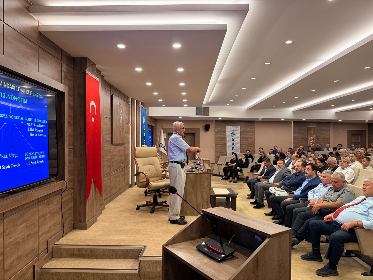 GaskiKurumsal's tweet photo. GASKİ’de 5018 Sayılı Kamu Mali Yönetimi ve Kontrol Kanunu Eğitimi Gerçekleştirildi.

Kamu kaynaklarını en etkin şekilde yönetmek amacıyla; TBB Eğitmeni Sn. Tahir Tekin’in sunumuyla personelimize yönelik hizmet içi eğitim programı düzenledik.

Bütçe, harcama yetkileri ve iç kontrol süreçlerine odaklandığımız bu eğitimlerle, kurumsal yetkinliğimizi ve hizmet kalitemizi güçlendirmeye devam ediyoruz. 💧
