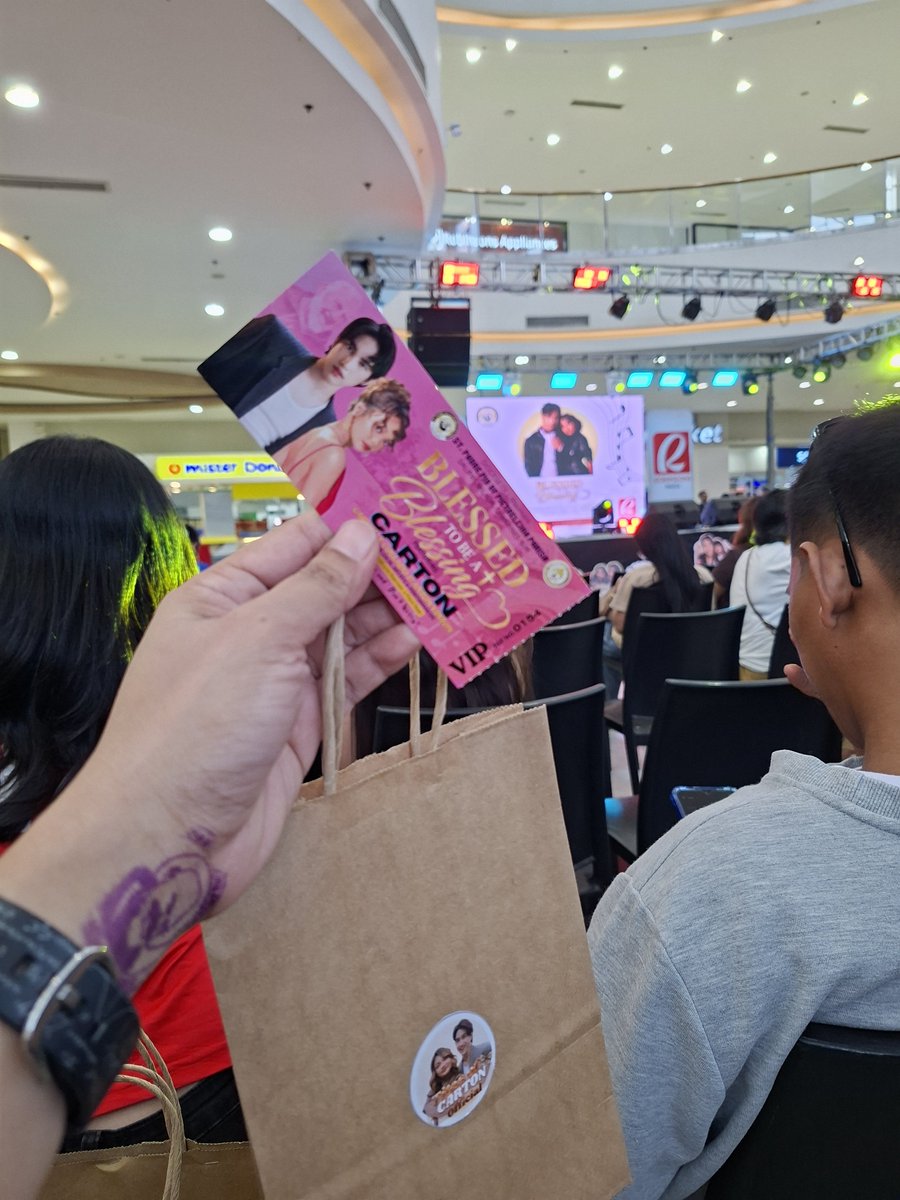 carton1988's tweet photo. Waaaahhhh 🥰📦

CARTON KILIG 4ACAUSE https://t.co/TUnC7T840b