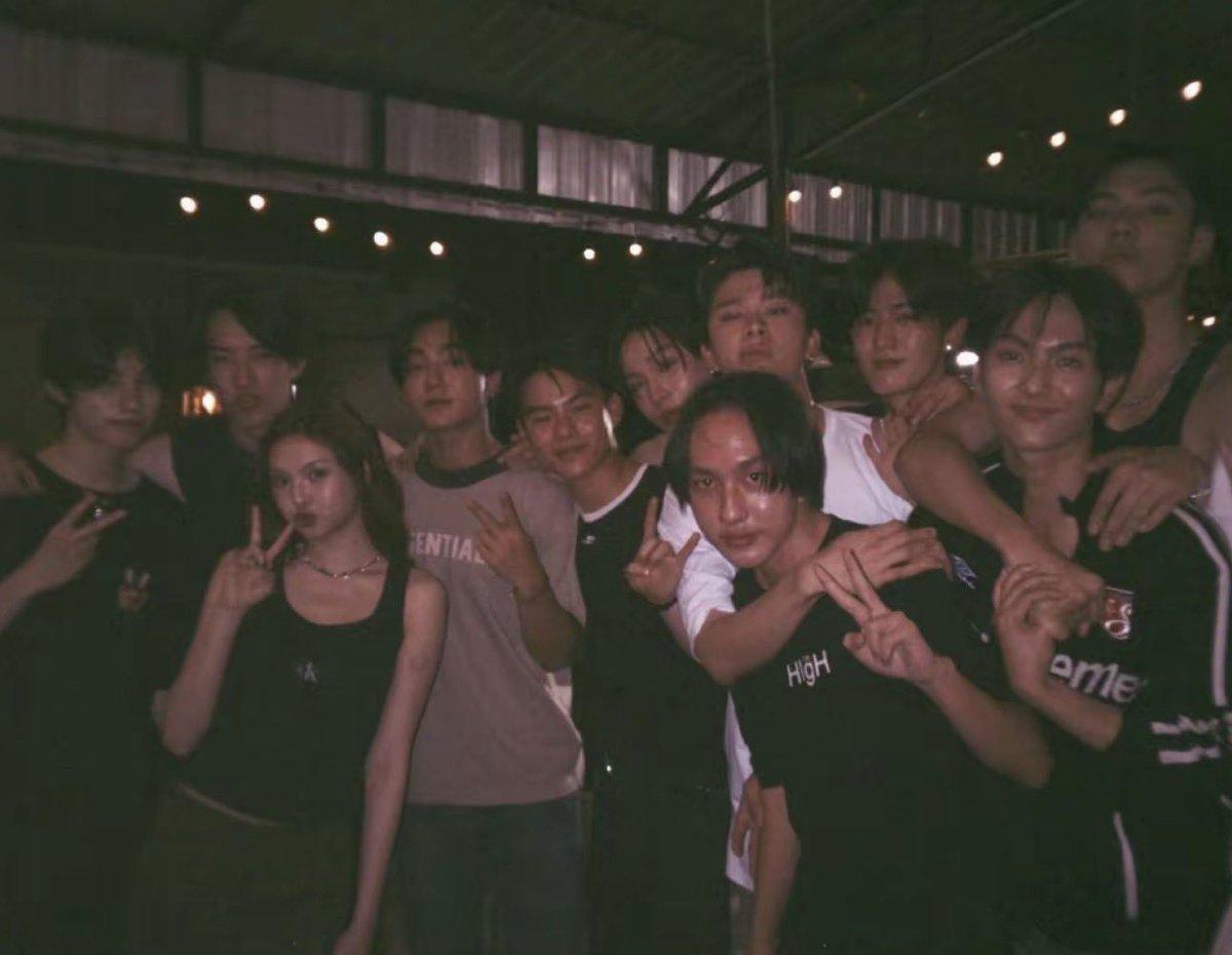 cu_meowper's tweet photo. แคนนี่กับแก้งพี่ชาย แมนๆตี้หมูกระทะ https://t.co/ASYlzgOi8I