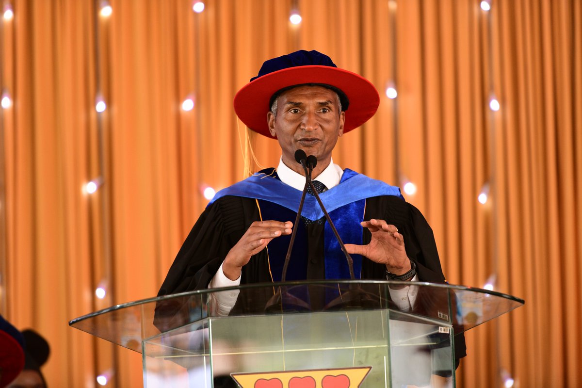 StrathU tweet picture