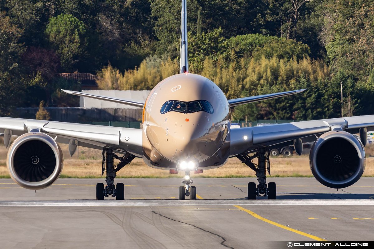 CAlloing's tweet photo. Another RTO this morning for the first #Airbus #A350F.The weather was with us this morning 😎😎The livery is completly crazy!! #Avgeeks #Avgeek #FWXLD. Stay tuned, first flight on 29th september https://t.co/0ZekjSoBOv