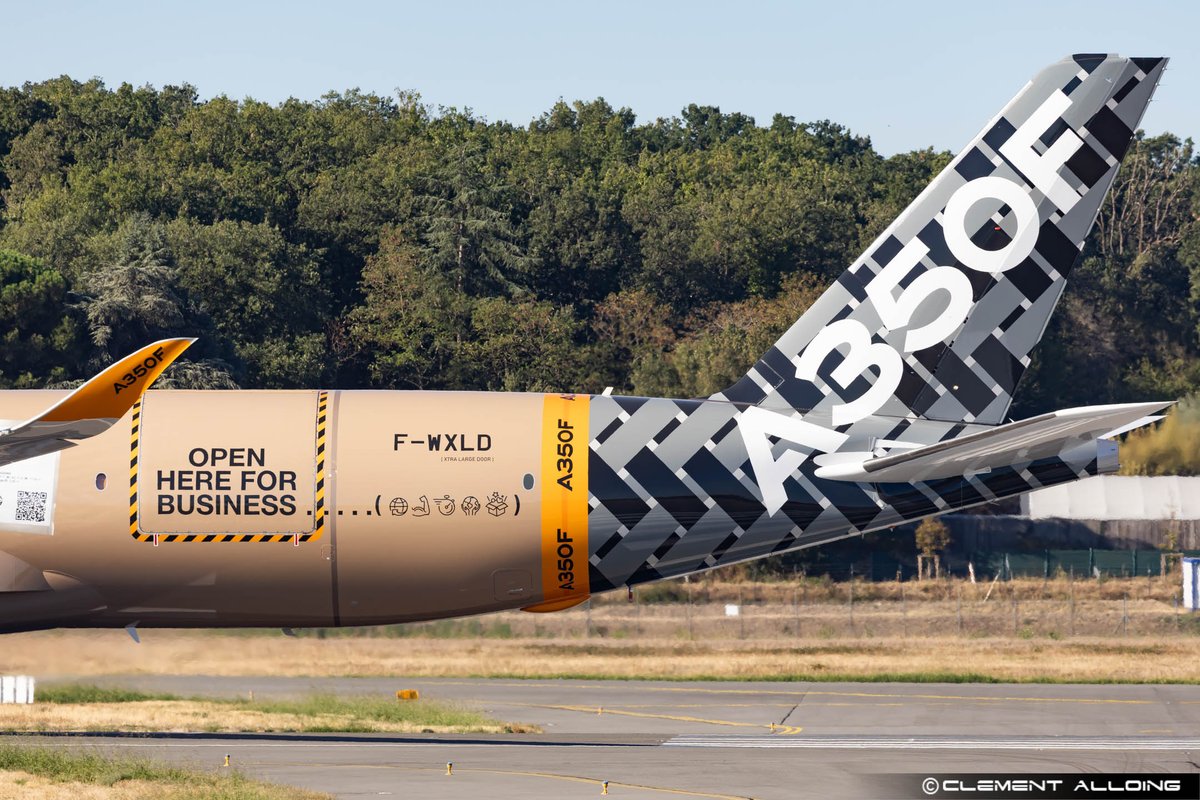 CAlloing's tweet photo. Another RTO this morning for the first #Airbus #A350F.The weather was with us this morning 😎😎The livery is completly crazy!! #Avgeeks #Avgeek #FWXLD. Stay tuned, first flight on 29th september https://t.co/0ZekjSoBOv