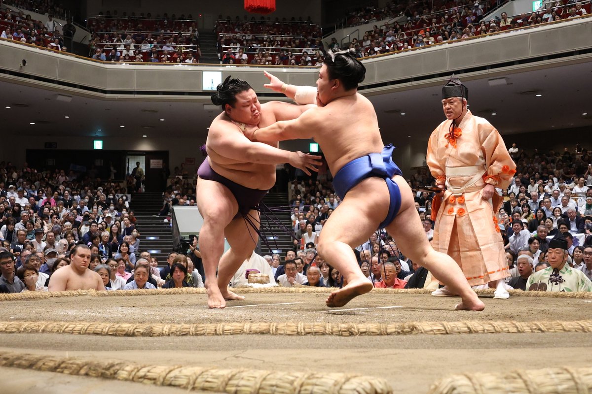 sumokyokai's tweet photo. ＜十三日目の様子＞
幕内取組
藤凌駕（7勝6敗）　押し出し　大栄翔（4勝9敗）
美ノ海（9勝4敗）　押し出し　藤ノ川（9勝4敗）
#sumo #相撲 #九月場所 https://t.co/BwFURn7ZJH
